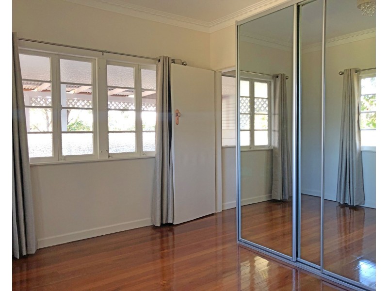 51 Hockings Street, Holland Park West QLD 4121