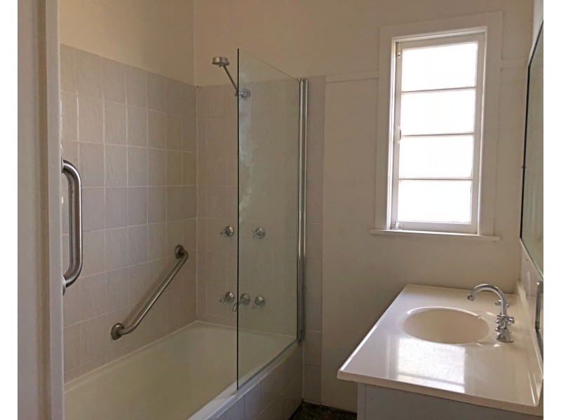 51 Hockings Street, Holland Park West QLD 4121