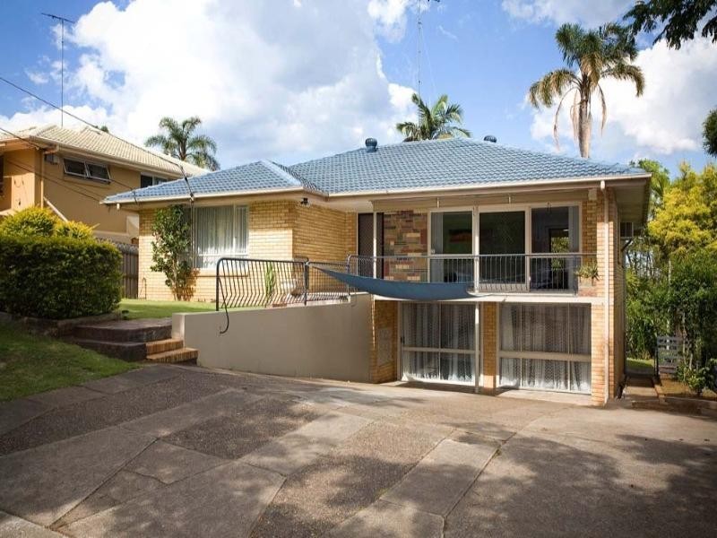 15 Cresthaven Drive, Mansfield QLD 4122