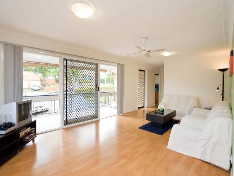 15 Cresthaven Drive, Mansfield QLD 4122