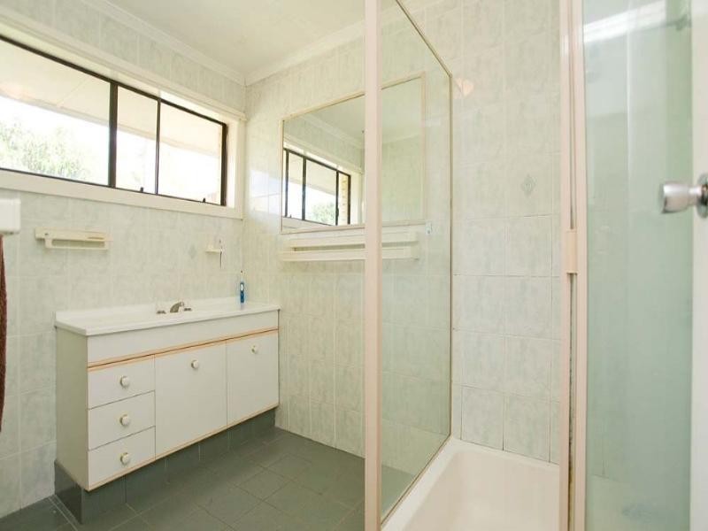 15 Cresthaven Drive, Mansfield QLD 4122