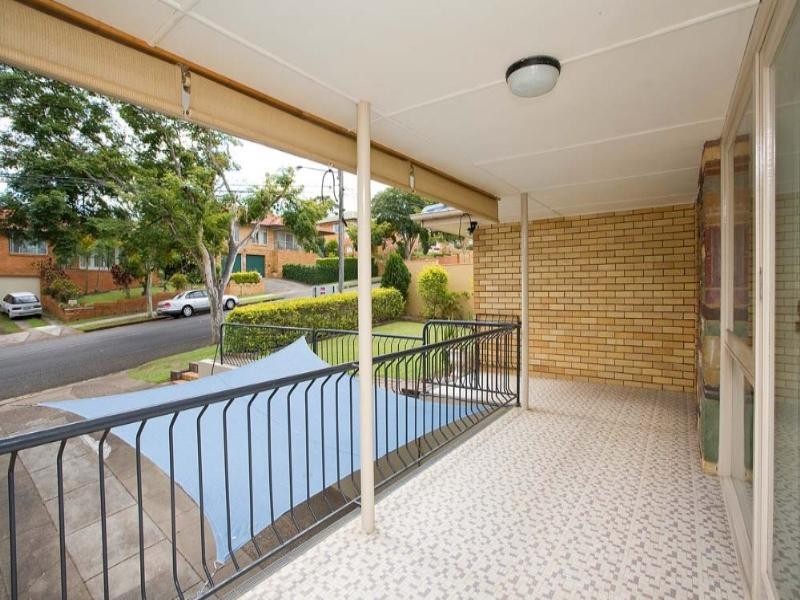 15 Cresthaven Drive, Mansfield QLD 4122