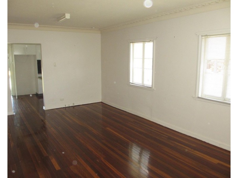 77 Dawson Road, Upper Mount Gravatt QLD 4122