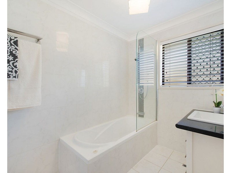 58 Ham Road, Mansfield QLD 4122