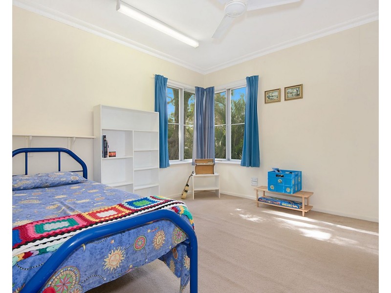 145 Victor Street, Holland Park QLD 4121