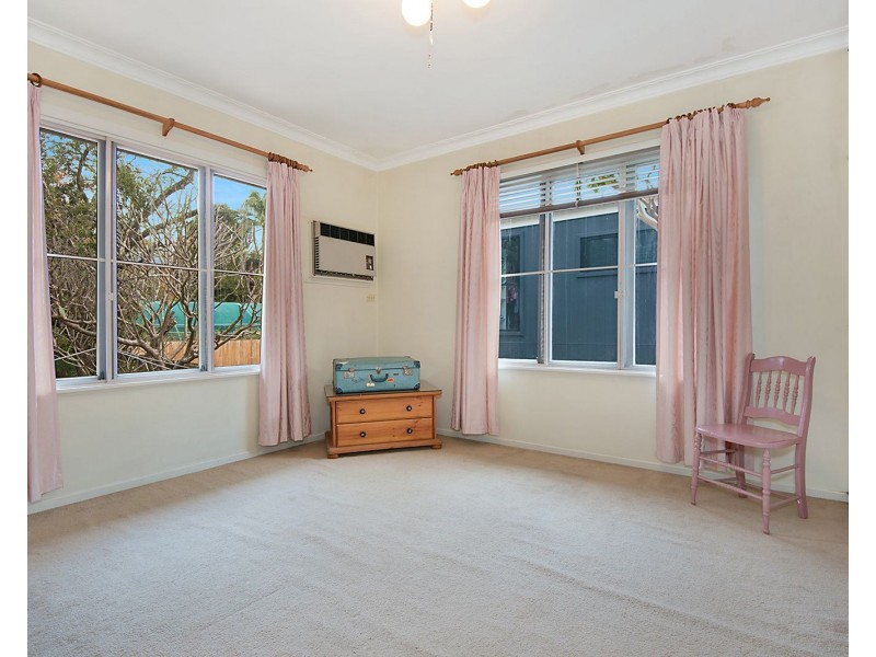 145 Victor Street, Holland Park QLD 4121