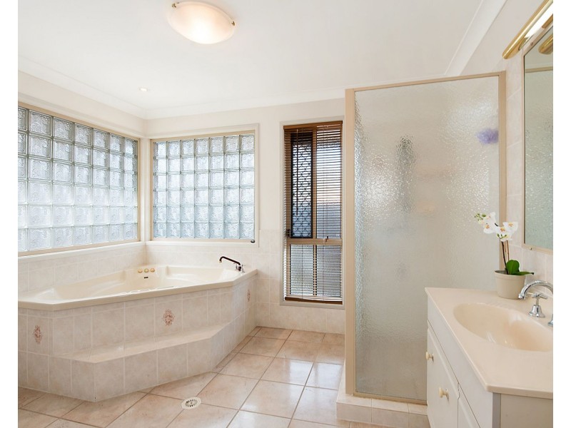 126 Greenwood Street, Wishart QLD 4122