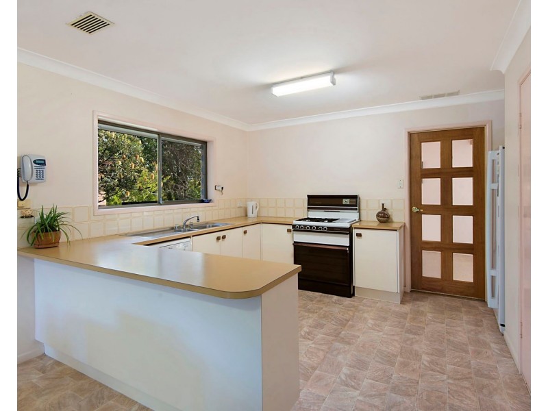 33 Colombo Street, Wishart QLD 4122