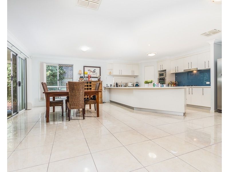 21 Trevi Close, Eight Mile Plains QLD 4113