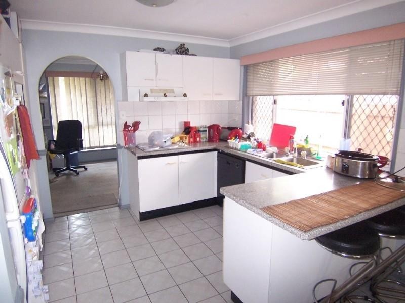 24 Metropole Street, Robertson QLD 4109