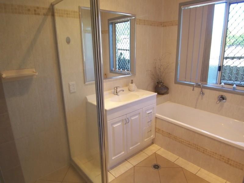 10 May Close, Kuraby QLD 4112