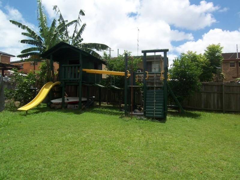 3 Rhyl Street, Macgregor QLD 4109