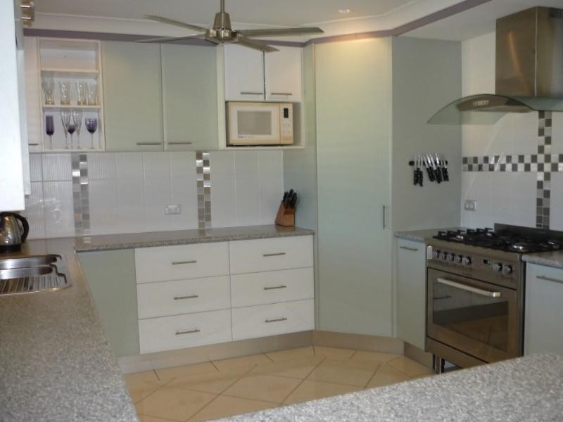 8 Huon Street, Broadbeach Waters QLD 4218