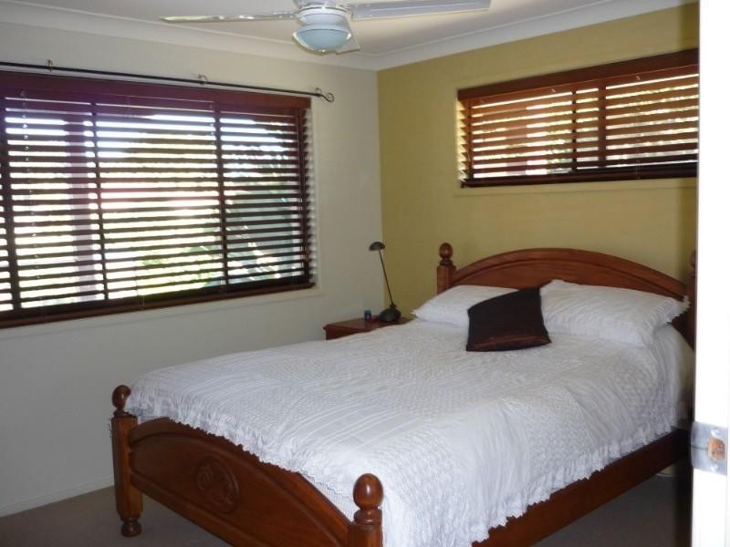 8 Huon Street, Broadbeach Waters QLD 4218