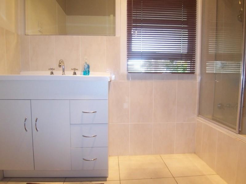 63 Broadwater Road, Mount Gravatt East QLD 4122