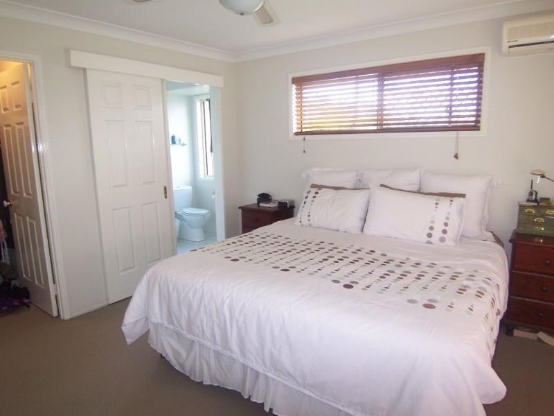 1 Snowbird Place, Wishart QLD 4122