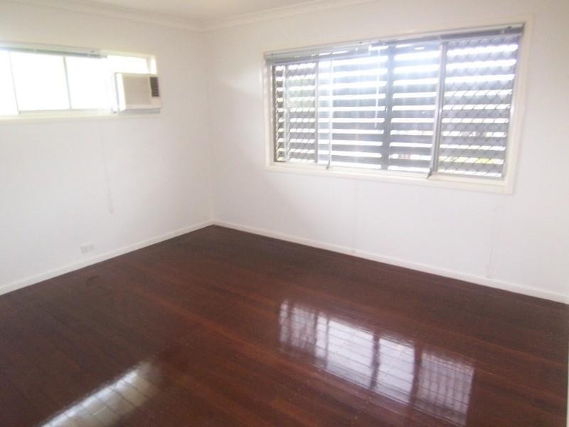 100 Wadley Street, Macgregor QLD 4109