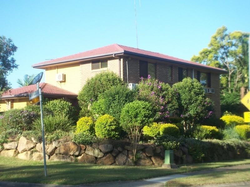 1 Muirfield Street, Macgregor QLD 4109