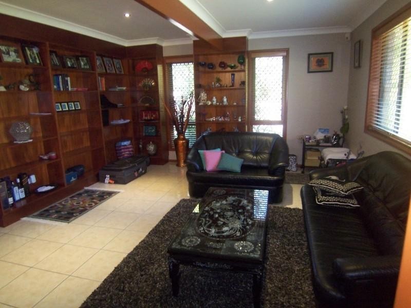 1 Muirfield Street, Macgregor QLD 4109