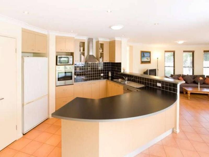 11 Vaucluse Place, Mansfield QLD 4122