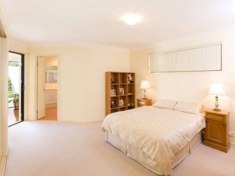 11 Vaucluse Place, Mansfield QLD 4122