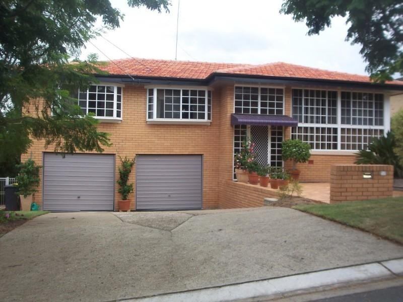 19 Tandanya Street, Mansfield QLD 4122