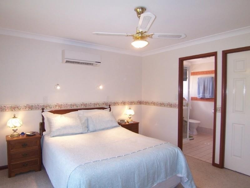 9 Chanel Crescent, Eight Mile Plains QLD 4113