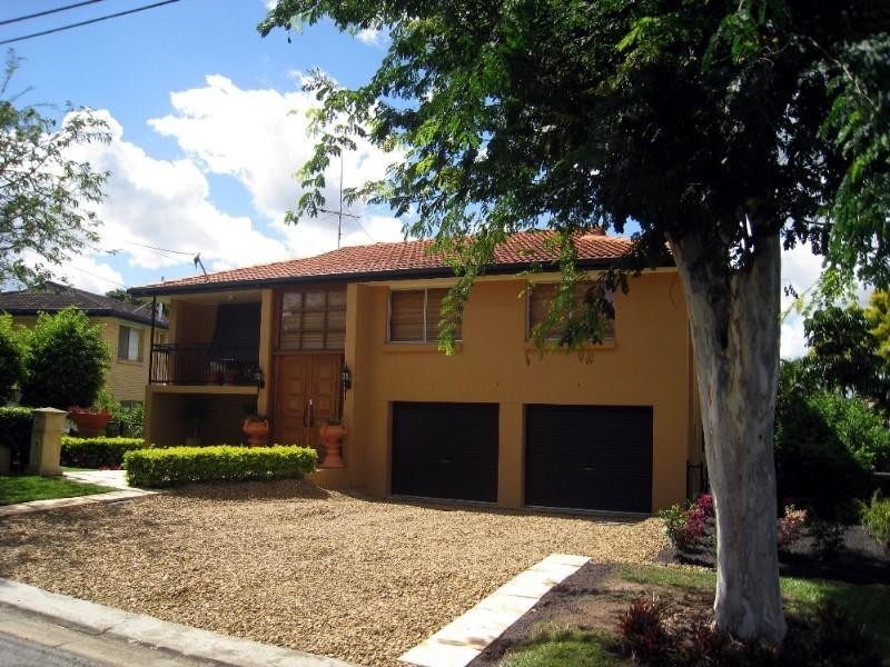 4 Jilloong Street, Mansfield QLD 4122