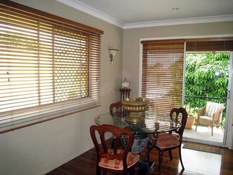 4 Jilloong Street, Mansfield QLD 4122