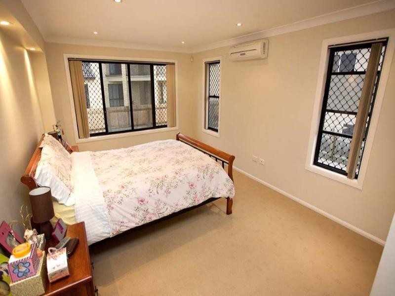 52 Winthrop Street, Wishart QLD 4122