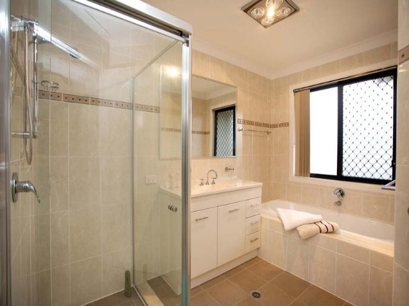 52 Winthrop Street, Wishart QLD 4122