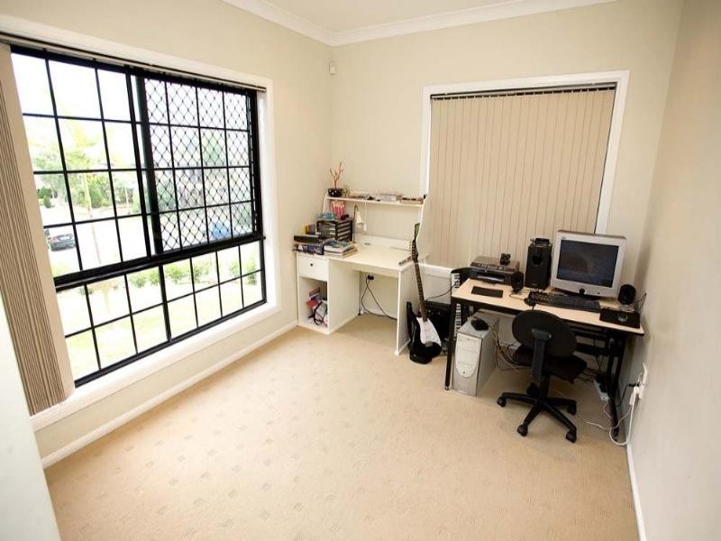 52 Winthrop Street, Wishart QLD 4122