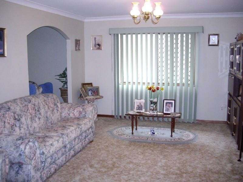 24 Estoril Street, Robertson QLD 4109