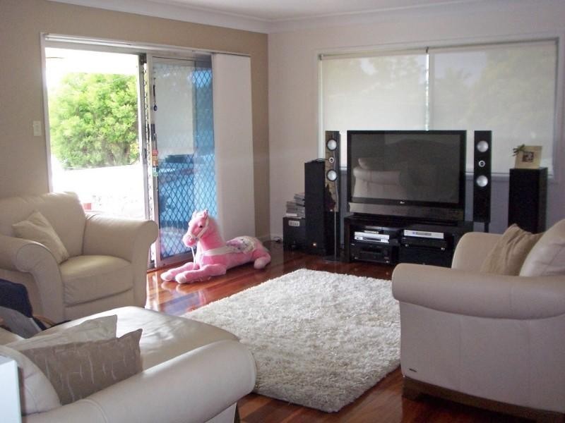 4 Rhyl Street, Macgregor QLD 4109