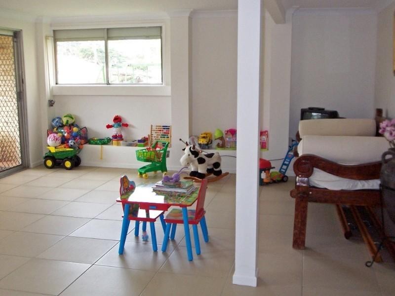 4 Rhyl Street, Macgregor QLD 4109