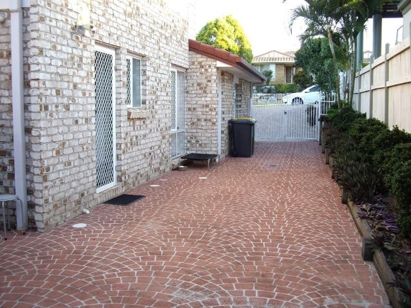 42 Shillington Place, Wishart QLD 4122