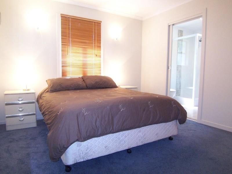 324 Mt Gravatt-Capalaba Road, Wishart QLD 4122
