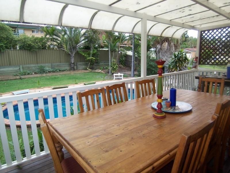 9 Laver Street, Macgregor QLD 4109