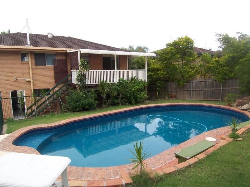 9 Laver Street, Macgregor QLD 4109