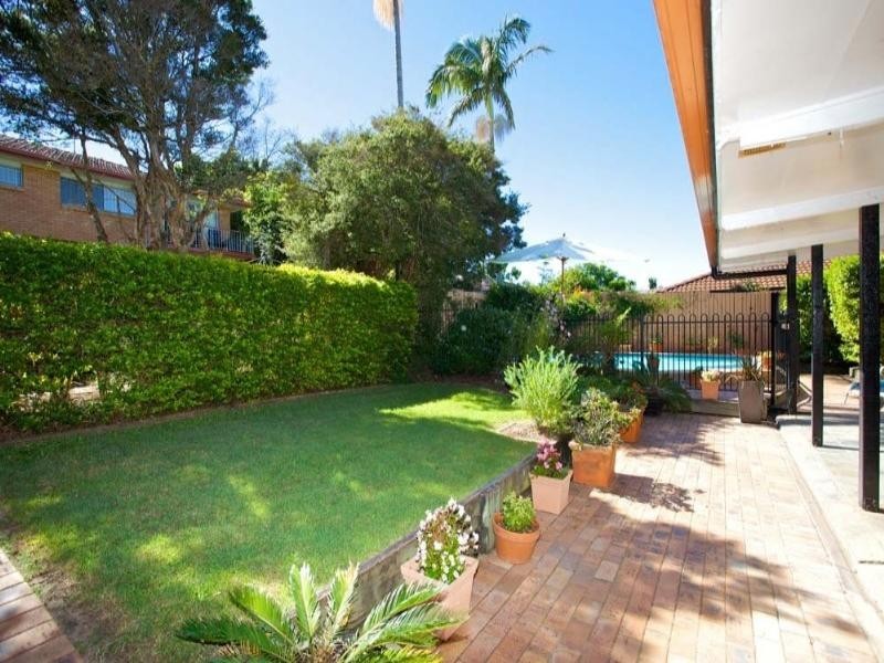 8 Hanover Street, Macgregor QLD 4109