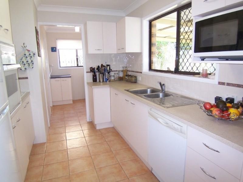 14 Pavuvu Street, Mansfield QLD 4122