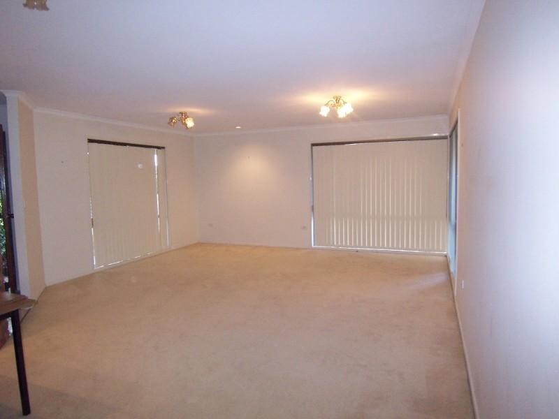 2 Harvey Place, Wishart QLD 4122