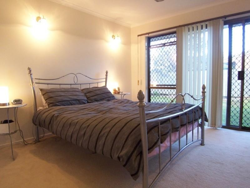 2 Harvey Place, Wishart QLD 4122