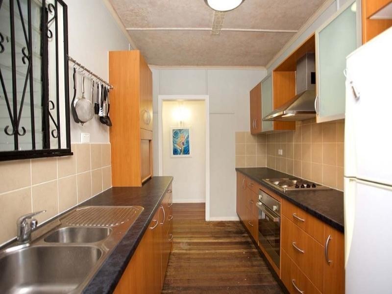 140 Marshall Road, Holland Park West QLD 4121