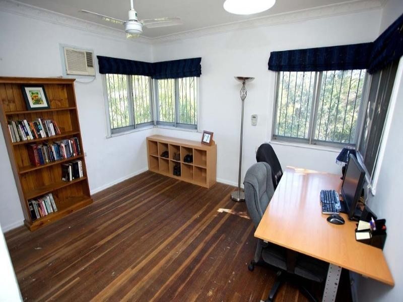 140 Marshall Road, Holland Park West QLD 4121