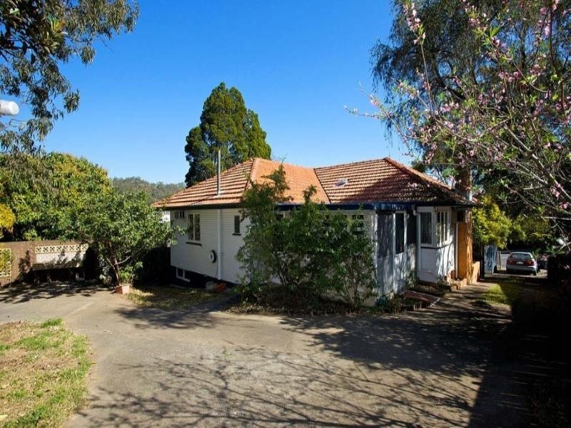 140 Marshall Road, Holland Park West QLD 4121