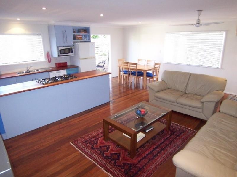 61 Wecker Road, Mansfield QLD 4122