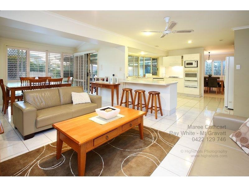 9 Fendi Place, Eight Mile Plains QLD 4113