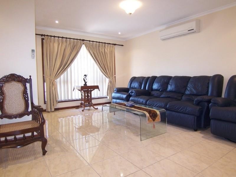 37 Ham Road, Mansfield QLD 4122