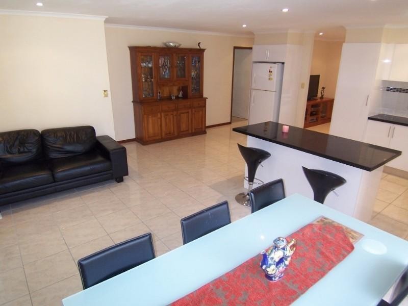 37 Ham Road, Mansfield QLD 4122